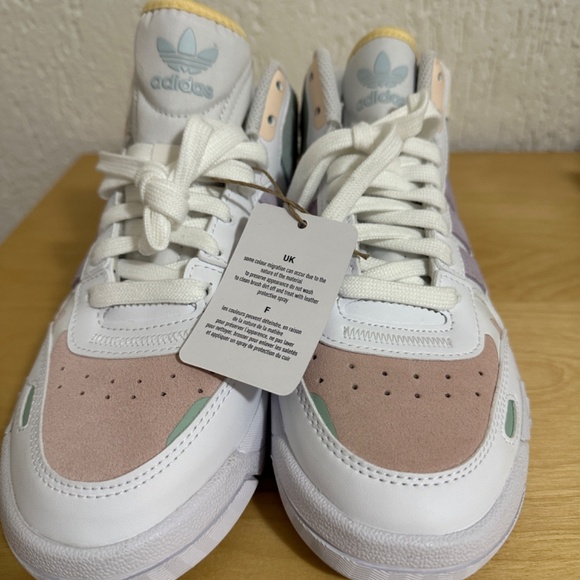 Adidas Women - Picture 2 of 4